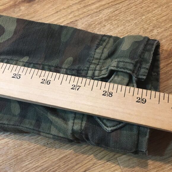 American Eagle Jean Jacket Womens Small Camo Denim Heart Embroidered Cincinnati - Picture 16 of 16